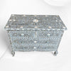 Commode 4 tiroirs Grace en nacre avec incrustations de nacre, gris