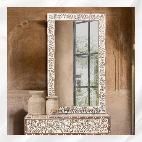 Timber Inlay Mirror Flannel Flower