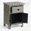 Table de chevet Arctic avec incrustation d'os noirs, 1 tiroir, 2 portes