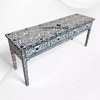 Credenza a 4 ante Talitha in ottone goffrato