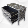 Cassettiera con 2 cassetti curvi e design floreale con intarsio in madreperla nera