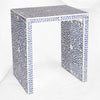 Tavolino dal design floreale con intarsio in osso blu