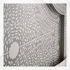 Letto king size con intarsio in osso floreale in grigio