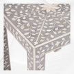 Table d'appoint florale avec incrustation d'os gris