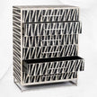 Tallboy con 6 cajones con incrustaciones de hueso de Malawi, negro y blanco