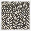 Mesa auxiliar de cuatrifolio con incrustaciones de hueso, diseño floral, color negro