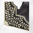 Mesa auxiliar de cuatrifolio con incrustaciones de hueso, diseño floral, color negro