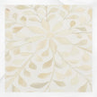 Table d'appoint à quatre feuilles incrustée d'os, design floral blanc