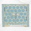 Chevet avec marqueterie d'os 1 tiroir 2 portes design nid d'abeille bleu ciel