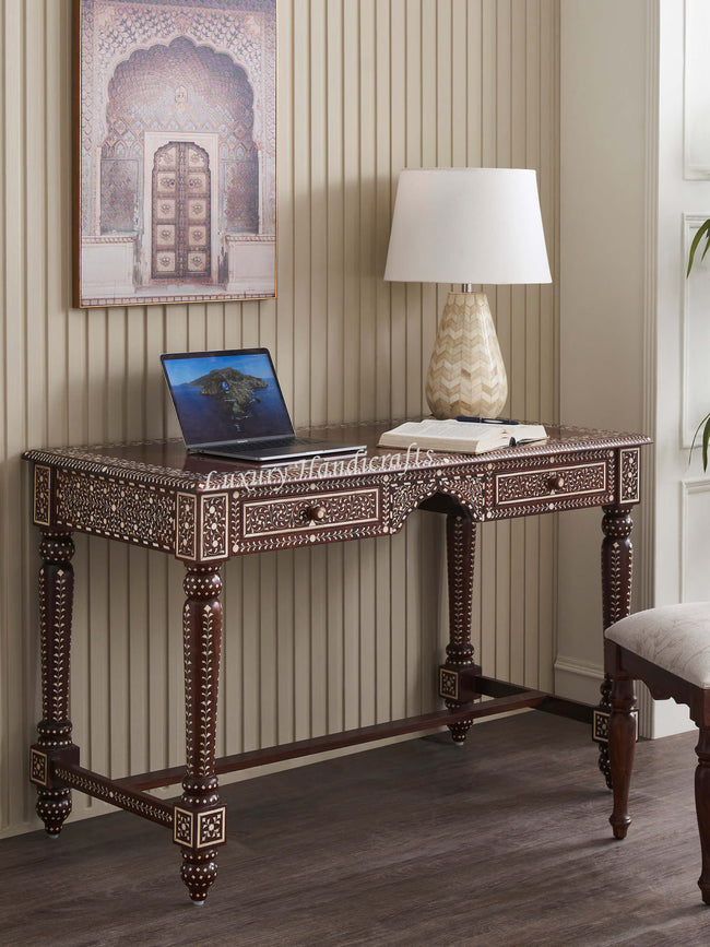 Gabinete con incrustaciones de hueso de madera de teca india Ross