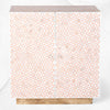 Dreieckiger Schrank mit Perlmutt-Intarsien – Nude Pink